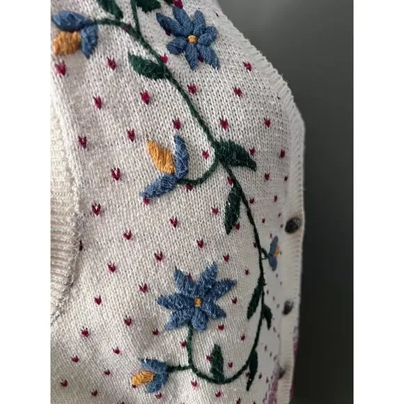 Charter Club Womens VTG Hand Embroidered Floral Fair Isle Sweater Vest Sz M - Picture 4 of 9